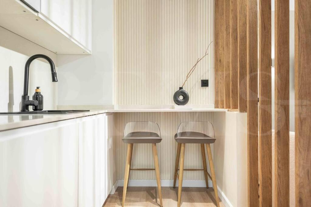 Romantic Getaway In The Center By Rems