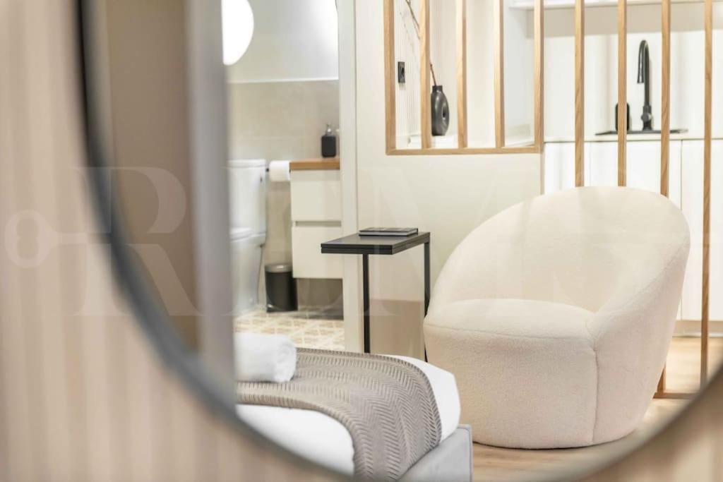 Romantic Getaway In The Center By Rems