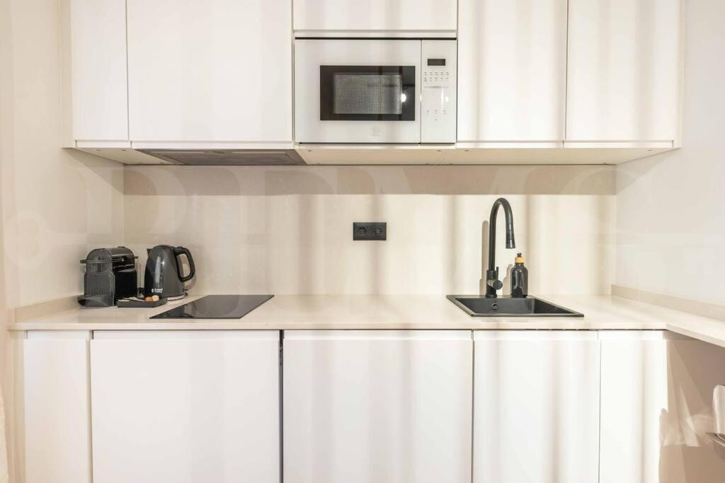 Romantic Getaway In The Center By Rems Apartment