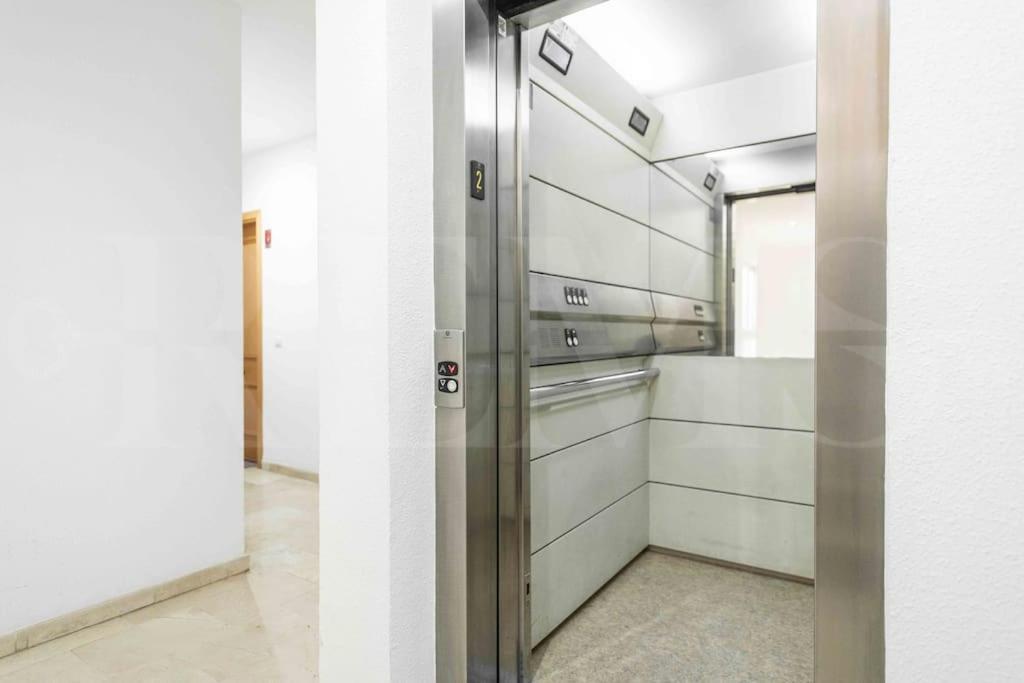 Romantic Getaway In The Center By Rems Apartment *