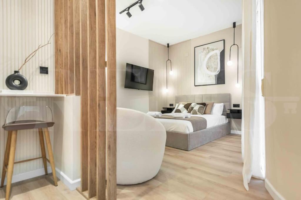 Apartment Romantic Getaway In The Center By Rems *